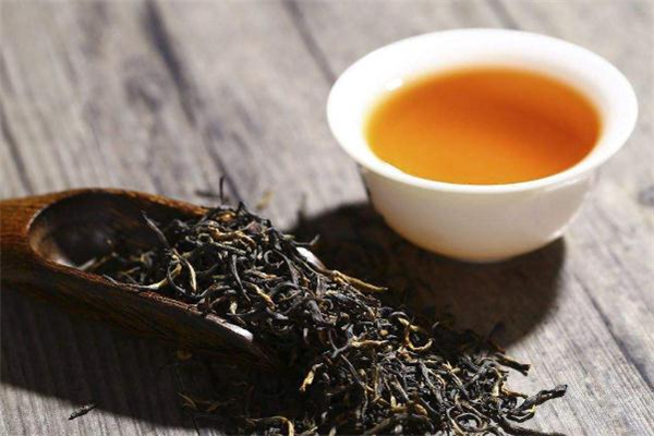 黑茶要用多少度的水泡,泡黑茶多少度的水合适