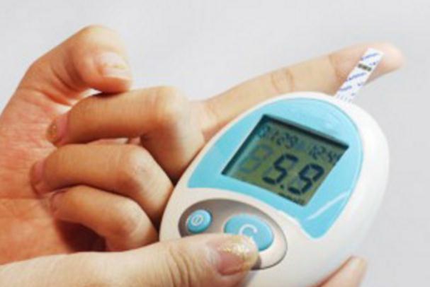 低血糖可以喝蜂蜜吗,糖尿病人低血糖可以喝蜂蜜水吗