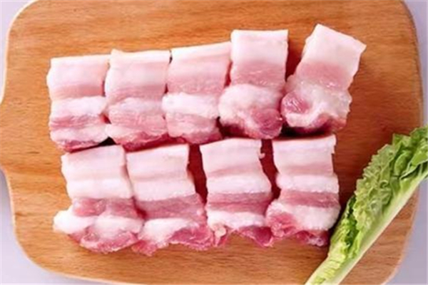 猪肉价格跌破每斤15元 app,猪肉价格跌破每斤15元!养猪还能赚钱吗?