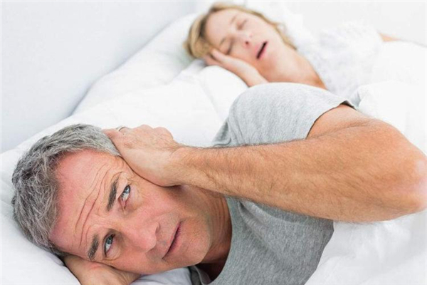 睡眠打鼾的原因,打鼾的原因和治疗