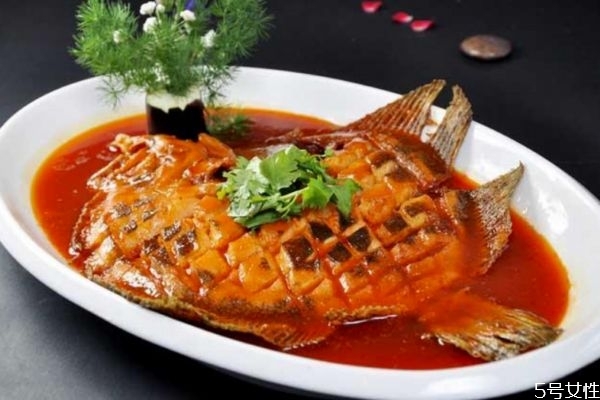 年夜饭为什么一定要有鱼,年夜饭的鱼为什么不能吃