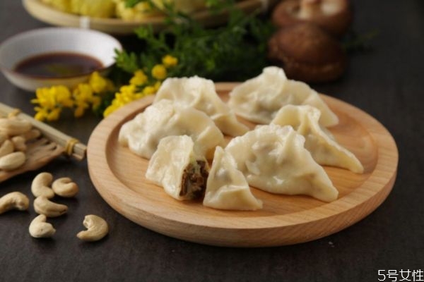 除夕夜吃饺子的寓意,除夕夜吃饺子象征什么