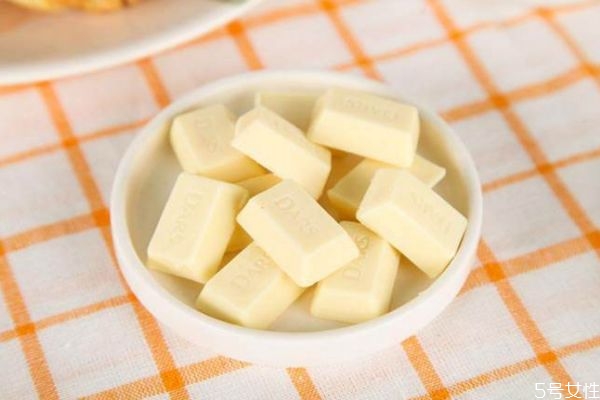 白巧克力是巧克力吗?,白巧克力代表啥