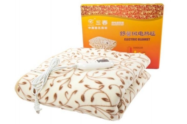电热毯下面可以垫棉被吗?,电热毯下面可以垫棉絮吗