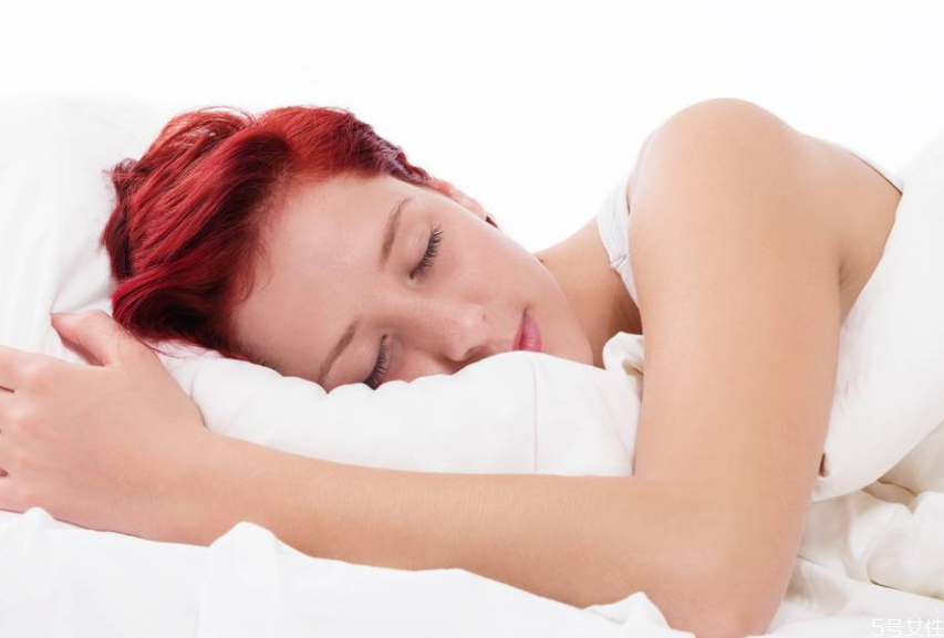 晚上睡觉抽搐是什么原因导致的,睡觉时时不时抽搐是什么原因