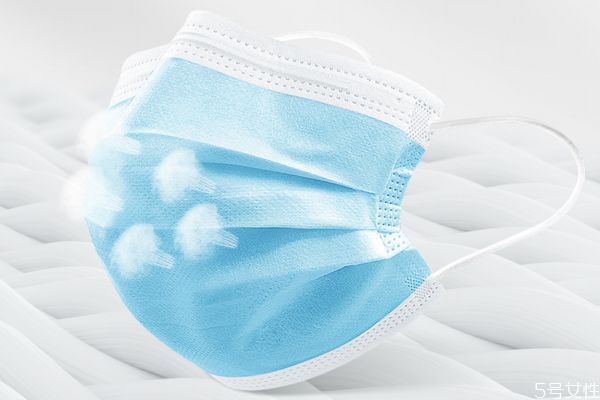 经常戴口罩脸上长痘痘怎么办,戴口罩起痘痘怎么办