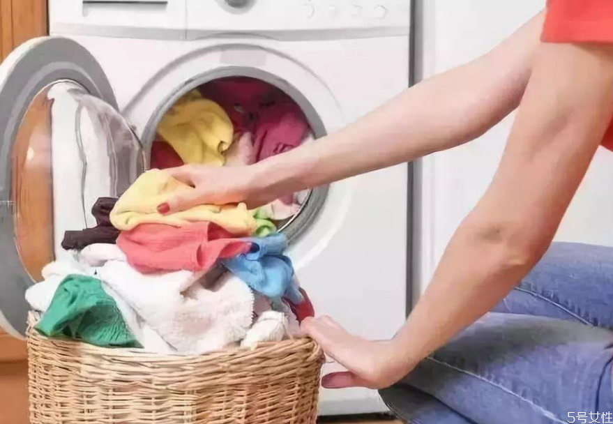 男生袜子可以和内裤一起洗吗?,男士内裤跟袜子在一起洗会怎样