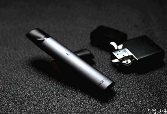 为什么那么多女生抽电子烟,女生吸的电子烟