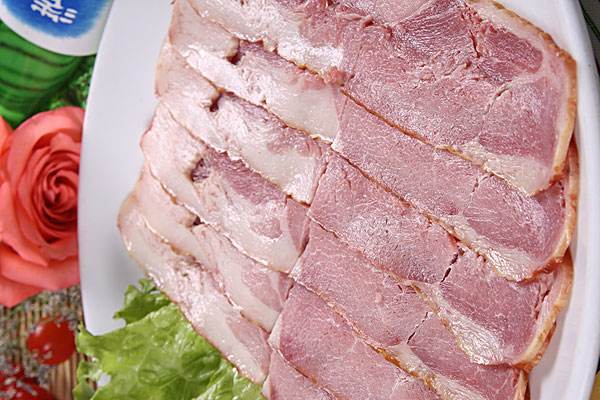 煎培根需要放油吗,煎培根用油吗 煎培根需要放油吗,煎培根用油吗