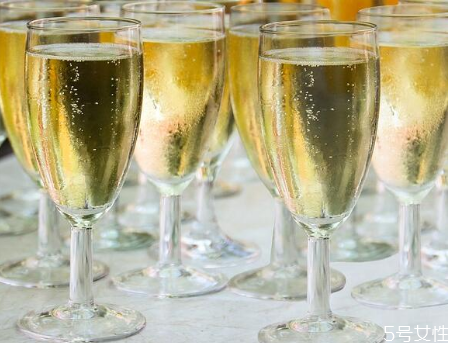 香槟杯,喝香槟用什么杯子
