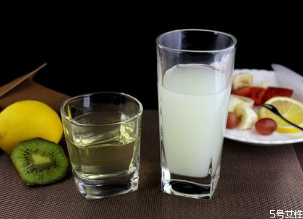 玻璃杯能水煮消毒吗,玻璃杯消毒可以用热水煮吗 玻璃杯能水煮消毒吗,玻璃杯消毒可以用热水煮吗