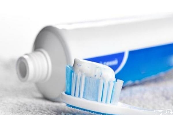 过期牙膏还能用来干嘛百度百科,过期牙膏还能用来干嘛知乎