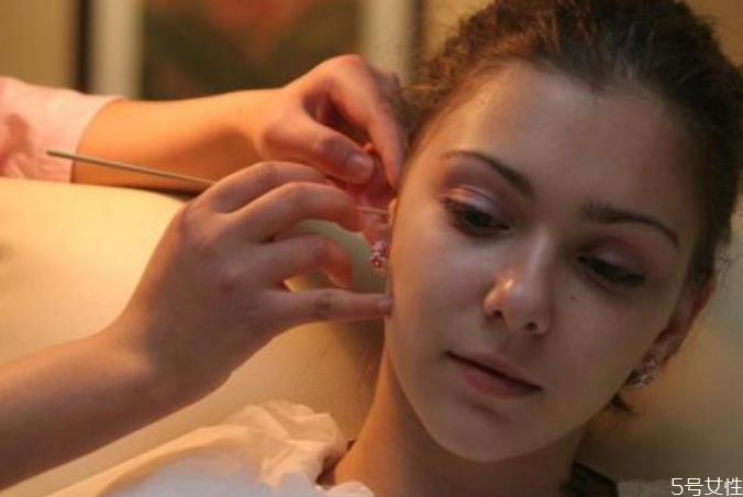 掏耳朵听力下降怎么办,耳朵出现什么问题会影响听力 掏耳朵听力下降怎么办,耳朵出现什么问题会影响听力