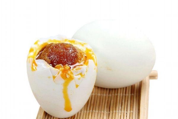 咸鸭蛋有营养价值吗,咸鸭蛋的营养价值高还是鸭蛋营养价值高