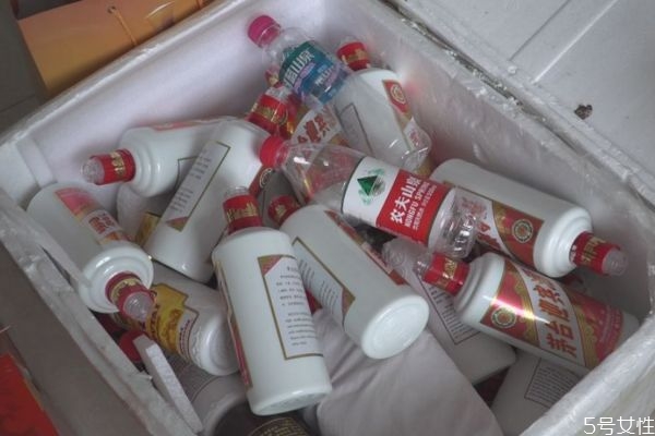 喝到假酒会怎么样吗,喝了假酒会怎么样