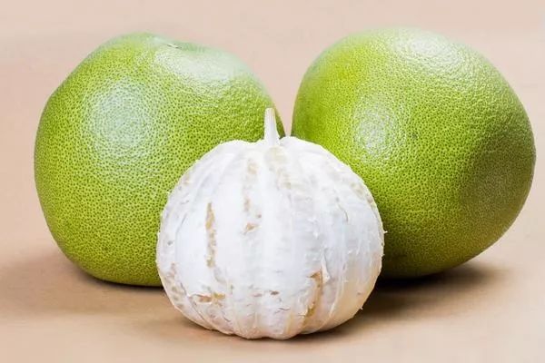 吃柚子对皮肤有什么好处,吃柚子皮肤会变好吗