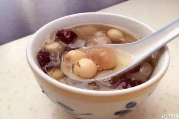 莲子有哪些营养价值,莲子的用途和营养价值