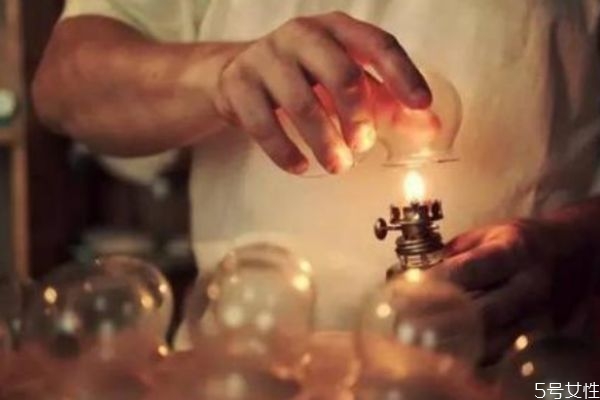 拔罐有什么用,什么叫拔罐 拔罐有什么用,什么叫拔罐