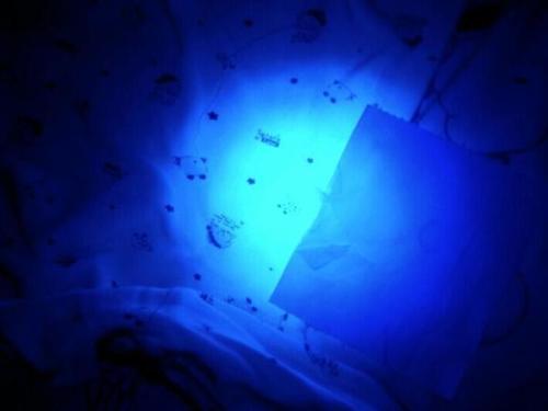 七度空间卫生巾有荧光吗