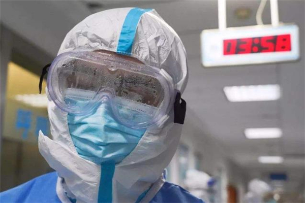 眼镜起雾怎么解决,护目镜起雾怎么办