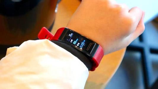 华为运动手环4pro功能,华为运动手环4怎么使用