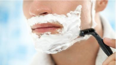 刮胡子用电动的好还是手动的好,胡子手动刮好还是电动刮好