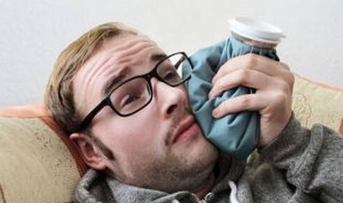 补牙后吃硬的东西会痛,补完牙吃硬东西就痛 补牙后吃硬的东西会痛,补完牙吃硬东西就痛