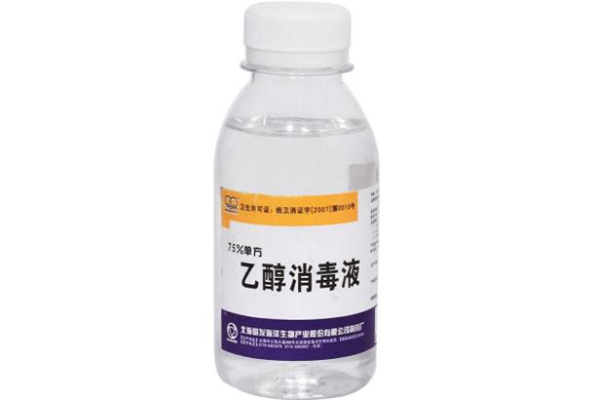 稀释酒精用什么水好,稀释酒精用什么水,给小孩擦