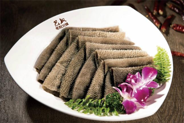 毛肚为啥有黑有白,为什么有的毛肚是黑的有的是白的