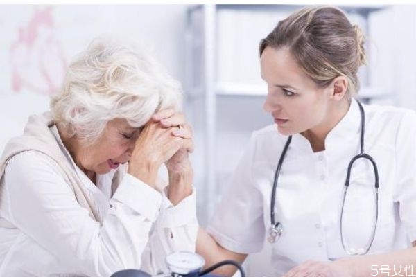 什么叫肺源性心脏病,肺源性心脏病是肺心病吗 什么叫肺源性心脏病,肺源性心脏病是肺心病吗