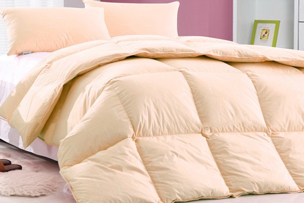 羽绒被可以晒太阳吗?,蚕丝被可以晒太阳吗 羽绒被可以晒太阳吗?,蚕丝被可以晒太阳吗