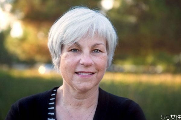 为什么会长白头发呢?,为啥会长白头发