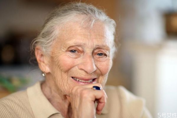 白内障多见于什么人群,白内障一般都是什么人群容易得 白内障多见于什么人群,白内障一般都是什么人群容易得