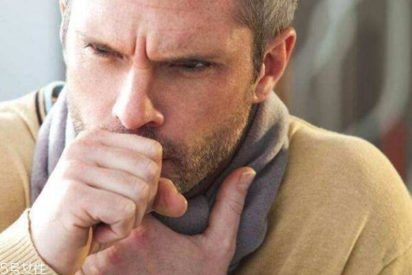 每到秋天就咳嗽怎么回事,一到秋天就咳嗽的厉害怎么办