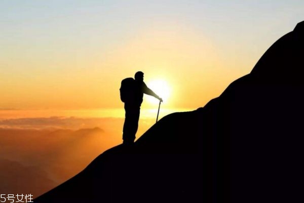 爬山前要吃早餐吗,饭后多久可以爬山