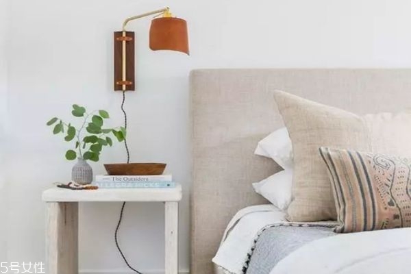 怎么判断床上有螨虫还是跳蚤,怎么判断床上有螨虫图片 怎么判断床上有螨虫还是跳蚤,怎么判断床上有螨虫图片