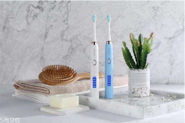 儿童电动牙刷声波式和旋转式哪个好,旋转电动牙刷和震动牙刷哪个更好