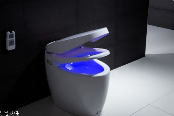 马桶应该坐哪一层,马桶应该坐哪一层图解