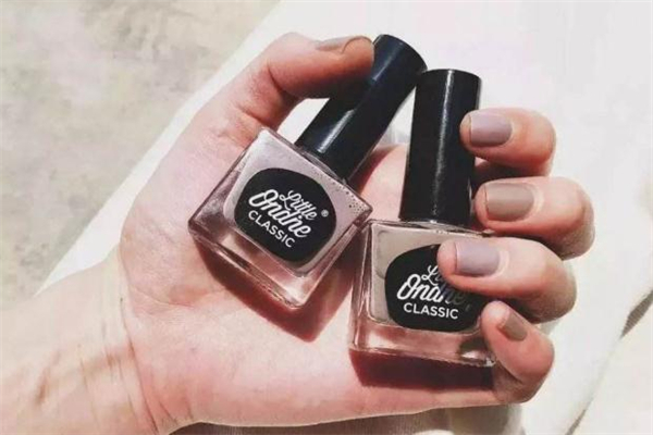 过期指甲油属于什么垃圾分类,过期指甲油属于什么垃圾?