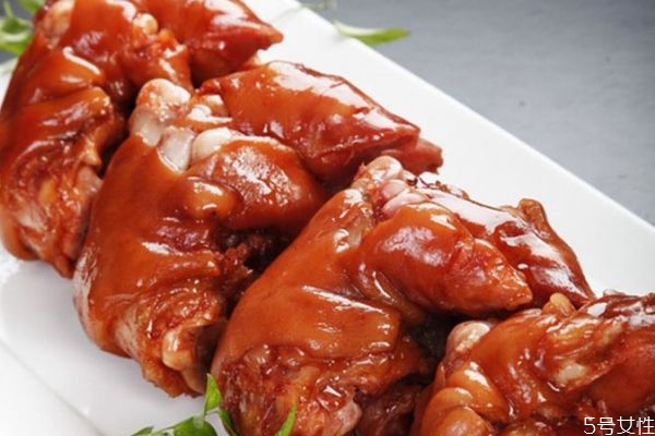 猪蹄能下奶吗,为什么下奶要用猪前蹄