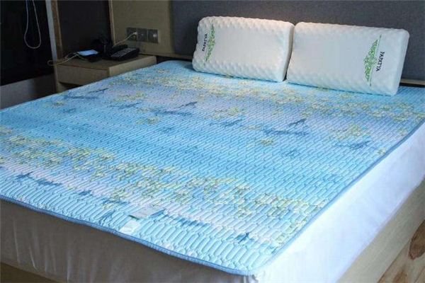 乳胶凉席有味道正常吗?,乳胶凉席有味道,能用吗