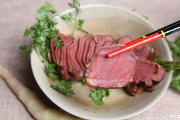 猪舌头的营养价值,猪舌头有什么营养和功能 猪舌头的营养价值,猪舌头有什么营养和功能