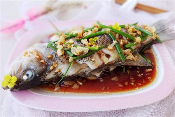 鲈鱼什么人不能吃,鲈鱼什么人不能吃效