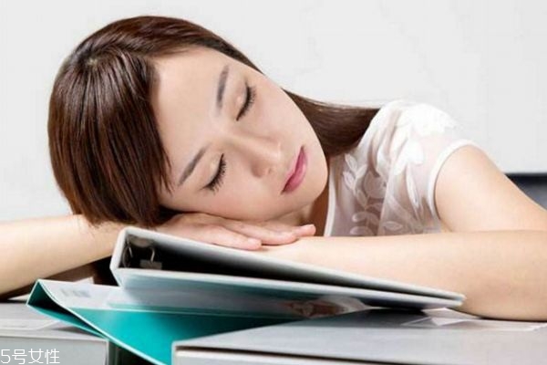 为什么睡觉经常流口水,睡觉爱流口水是什么原因