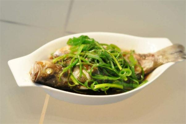 鲈鱼死了多久不能吃了,鲈鱼死了几个小时可以吃吗 鲈鱼死了多久不能吃了,鲈鱼死了几个小时可以吃吗