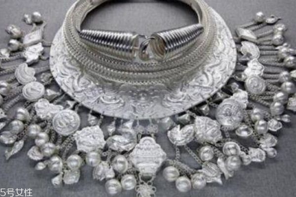 纯银泡水喝有什么好处,纯银能泡水喝吗