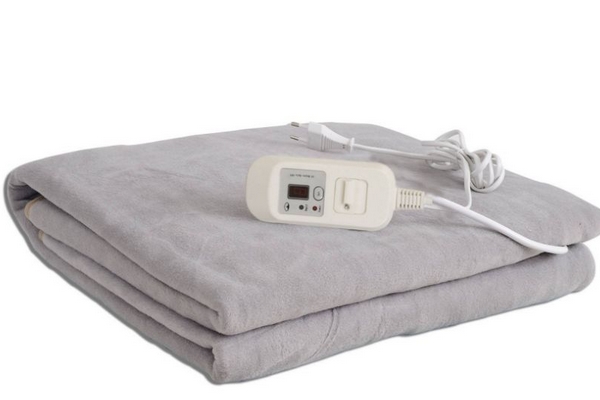 电热毯是铺在床单下还是铺在棉絮下,电热毯铺在床单下还是棉被下 电热毯是铺在床单下还是铺在棉絮下,电热毯铺在床单下还是棉被下