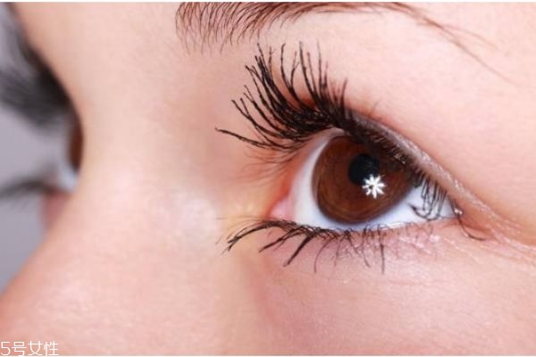 经常滴眼药水有什么坏处吗,经常滴眼药水的危害