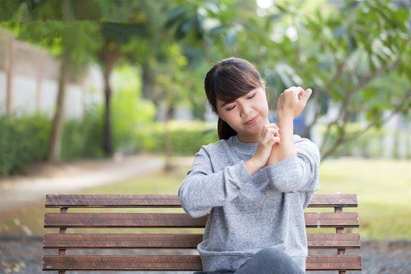为何冬天皮肤易痒,体质差会引起皮肤痒吗