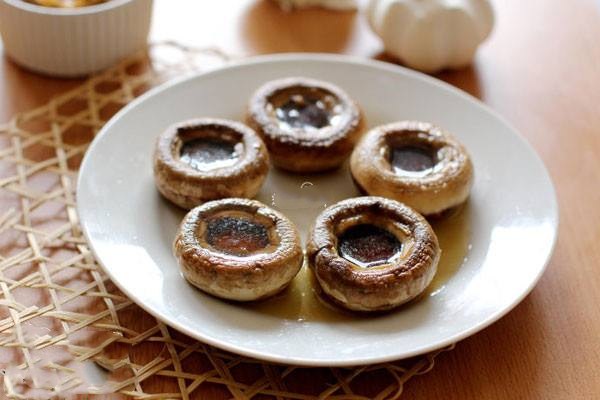 口蘑菇变黑了还能吃吗,请问口蘑发黑了还能吃吗